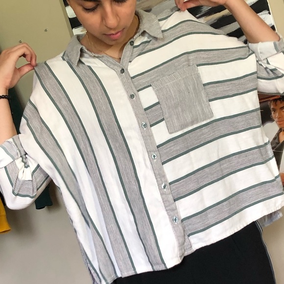Mix-Match Green Striped Button-Down Blouse - Picture 5 of 6